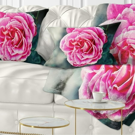 DESIGN ART Designart 'Red Rose in Vintage Style' Floral Throw Pillow