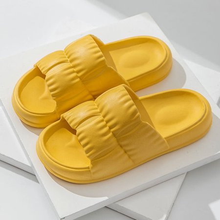 CoCopeanut Women Soft Sole Cloud Slippers Summer Beach Thick Platform EVA Sandals Women Pleated Design for Home Slides New Woman Shoes
CoCopeanut Women Soft Sole Cloud Slippers Summer Beach Thick Platform EVA Sandals Women Pleated Design for Home Slides New Woman Shoes