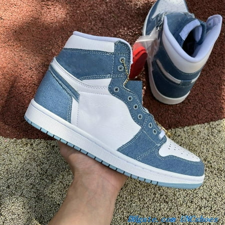 Jumpman 1 1s Basketball Shoes Mens Women Chicago Lost and Found University Blue UNC Bred Patent Black Toe Tan Gum Smoke Grey Starfish Gorge Green Designer Sneakers
Jumpman 1 1s Basketball Shoes Mens Women Chicago Lost and Found University Blue UNC Bred Patent Black Toe Tan Gum Smoke Grey Starfish Gorge Green Designer Sneakers