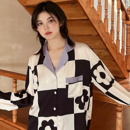 spring and summer new simple fashion 3D digital positioning printing short-sleeved trousers women s pajamas set
spring and summer new simple fashion 3D digital positioning printing short-sleeved trousers women s pajamas set