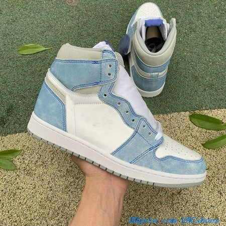 Basketball Shoes Mens Women 1 1s Retro Travis Scott Black Phantom Patent Bred Starfish Chicago Lost and Found Ice Blue Gorge Green Dark Mocha Twist Sneakers Trainers
Basketball Shoes Mens Women 1 1s Retro Travis Scott Black Phantom Patent Bred Starfish Chicago Lost and Found Ice Blue Gorge Green Dark Mocha Twist Sneakers Trainers