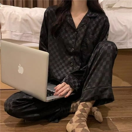 2022 Summer Ice Silk Pajamas Women‘s Pajamas Sets V Neck Design Print Short Sleeve Sleepwear Home Clothes Satin Homewear
2022 Summer Ice Silk Pajamas Women‘s Pajamas Sets V Neck Design Print Short Sleeve Sleepwear Home Clothes Satin Homewear