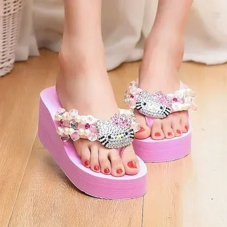 Anime Sanrio Non-slip Slippers Cute Hello Kitty Flip-flops Women‘s Sponge Summer Thick-soled Rhinestone Gem Pearl Beach Slippers yening
Anime Sanrio Non-slip Slippers Cute Hello Kitty Flip-flops Women‘s Sponge Summer Thick-soled Rhinestone Gem Pearl Beach Slippers yening
