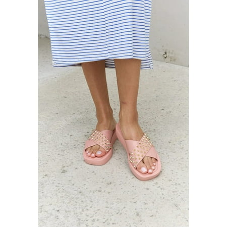 Forever Link Studded Cross Strap Sandals in Blush