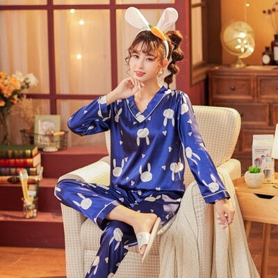PIKADINGNIS New Spring Womens Pajamas Sets Flower Print Fashion Luxury Female Faux Silk Two Pieces Shirts Long Pants Sleepwear Set
PIKADINGNIS New Spring Womens Pajamas Sets Flower Print Fashion Luxury Female Faux Silk Two Pieces Shirts Long Pants Sleepwear Set