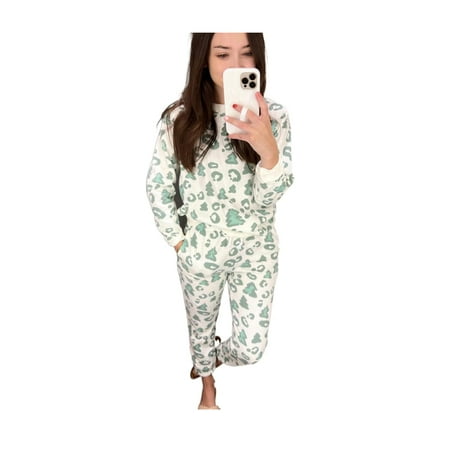 Women Christmas Pajamas Set Long Sleeve Crewneck Santa Print Tops and Pants Pjs 2Piece Sleepwear Loungewear
Women Christmas Pajamas Set Long Sleeve Crewneck Santa Print Tops and Pants Pjs 2Piece Sleepwear Loungewear