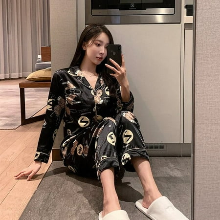 QWZNDZGR Fashion Silk Satin Couples Pajama Sets Men Women Long sleeve Cardigan Sleepwear Nightwear Plus Size Home Clothes Suits Pijama
QWZNDZGR Fashion Silk Satin Couples Pajama Sets Men Women Long sleeve Cardigan Sleepwear Nightwear Plus Size Home Clothes Suits Pijama