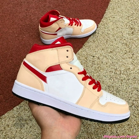 Jumpman 1 1s Retro High Basketball Shoes Starfish Chicago Lost and Found Patent Bred Bio Hack Bleached Coral Light Smoke Neutral Grey Banned Tan Gum Black Toe Sneakers
Jumpman 1 1s Retro High Basketball Shoes Starfish Chicago Lost and Found Patent Bred Bio Hack Bleached Coral Light Smoke Neutral Grey Banned Tan Gum Black Toe Sneakers