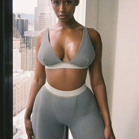 Plus Size Cotton Solid Workout Bra & Shots Set Women‘s Plus Slight Stretch Activewear 2pcs Set
Plus Size Cotton Solid Workout Bra & Shots Set Women‘s Plus Slight Stretch Activewear 2pcs Set