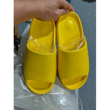 2022 YEZY Fashion Couple Home Soft Slippers Thick Bottom Non-slip EVA Indoor Shoes Flat Slides Men s Women s Beach
2022 YEZY Fashion Couple Home Soft Slippers Thick Bottom Non-slip EVA Indoor Shoes Flat Slides Men s Women s Beach