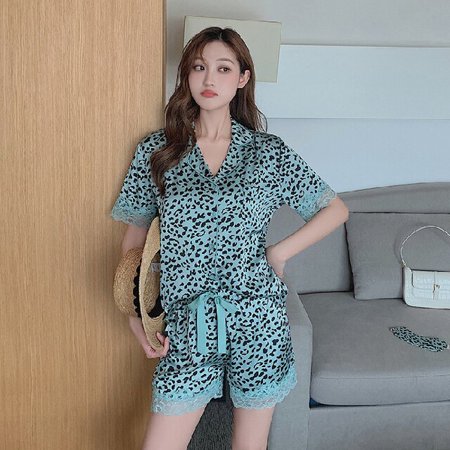 DanceeMangoo New Silk Pajamas for Women Two Piece Set Summer Satin Pyjamas Short Sleeve Leopard Buttons Soft Loose Sleepwear Set Nightwear
DanceeMangoo New Silk Pajamas for Women Two Piece Set Summer Satin Pyjamas Short Sleeve Leopard Buttons Soft Loose Sleepwear Set Nightwear