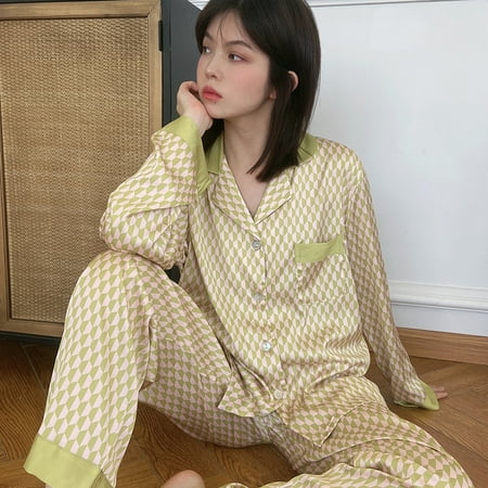 spring and summer new simple fashion 3D digital positioning printing short-sleeved trousers women s pajamas set
spring and summer new simple fashion 3D digital positioning printing short-sleeved trousers women s pajamas set