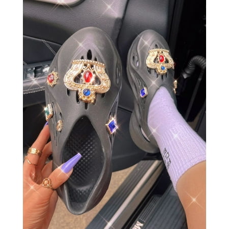 Crown Unisex Garden Clogs Shoes Summer Slip On Sandals for Women Gift Crown Crystal decoration Flat Sandals all Season
Crown Unisex Garden Clogs Shoes Summer Slip On Sandals for Women Gift Crown Crystal decoration Flat Sandals all Season
