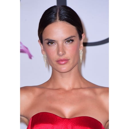 Alessandra Ambrosio At Arrivals For 2014 Cfda Fashion Awards - Part 2 Stretched Canvas - (16 x 20)