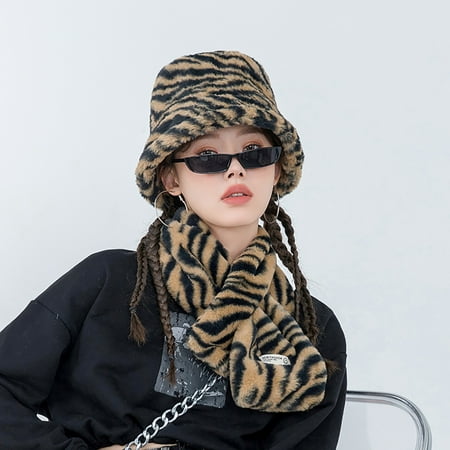 Levmjia Clearance Ladies Leopard Plush Fisherman Hat Scarf Two-Piece Suit Warm Hat Bib
Levmjia Clearance Ladies Leopard Plush Fisherman Hat Scarf Two-Piece Suit Warm Hat Bib