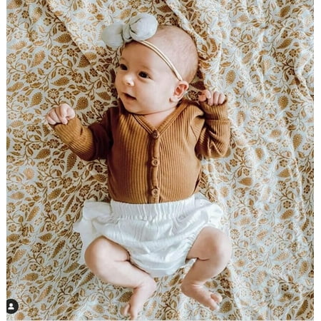 Carolilly Infants Girls Romper Shorts Suit Elastic High Waist Long-Sleeve Knitting Bow Headband 3-Piece Clothes
Carolilly Infants Girls Romper Shorts Suit Elastic High Waist Long-Sleeve Knitting Bow Headband 3-Piece Clothes