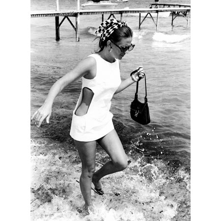 Natalie Wood on a beach in Saint-Tropez Photo Print