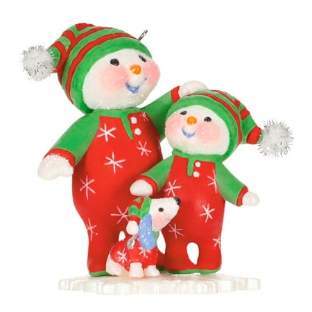 Hallmark QXR9175 Cozy New Pajamas (14th in the Making Memories series) 2021 Ornament
Hallmark QXR9175 Cozy New Pajamas (14th in the Making Memories series) 2021 Ornament