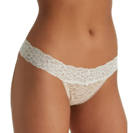 Women s Maidenform DMESLT Sexy Must Haves Lace Thong (Paris Nude w/Ivory 7)
Women s Maidenform DMESLT Sexy Must Haves Lace Thong (Paris Nude w/Ivory 7)