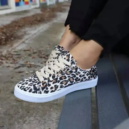Women‘s Lightweight Flat Sneakers Low Top Lace Up Comfy Casual Walking Shoes Women‘s Footwear
Women‘s Lightweight Flat Sneakers Low Top Lace Up Comfy Casual Walking Shoes Women‘s Footwear