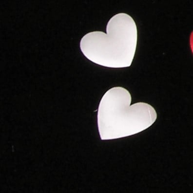 Club Pack of 200 White Sensational Medium Satin Hearts 3