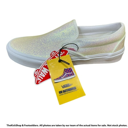 VN0A33TB3UA1 VANS Classic Slip-On UV Glitter (White) Men Size 5 | Women Size 6.5 
VN0A33TB3UA1 VANS Classic Slip-On UV Glitter (White) Men Size 5 | Women Size 6.5