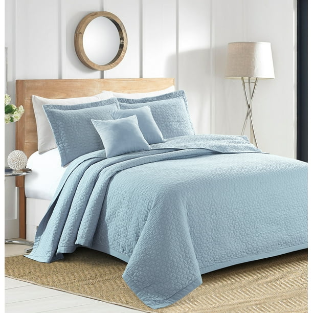 Sherry Kline Out of the Box Embroidered 3-piece Queen Light blue Cotton Quilt Set
