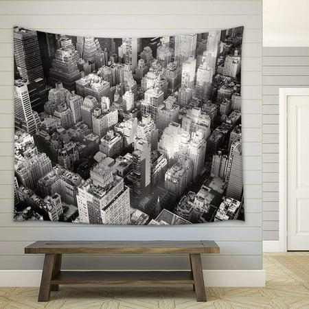 wall26 - Black and White Urban Landscape of New York City - Fabric Wall Tapestry Home Decor - 68x80 inches