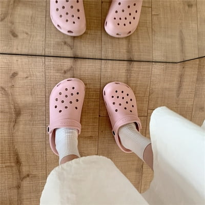 Women Sandals Hole Shoes Men Beach Shoes Light Sandals Home Slippers Outdoor Summer Wading Sneaker Leisure Shoes Big Size
Women Sandals Hole Shoes Men Beach Shoes Light Sandals Home Slippers Outdoor Summer Wading Sneaker Leisure Shoes Big Size