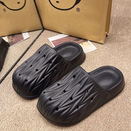 Women s Solid Color Slides Casual Hollow Out Design Shoes Lightweight & Comfortable Shoes
Women s Solid Color Slides Casual Hollow Out Design Shoes Lightweight & Comfortable Shoes