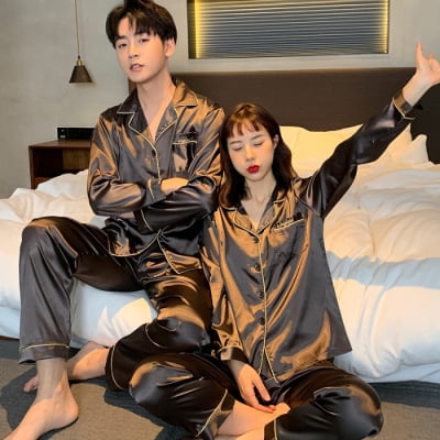 2PCS Pajamas Set Satin Pyjamamas Lace Patchwork Bril Wedding Nightwear Rayon Home Wear Nighty&Robe Suit
2PCS Pajamas Set Satin Pyjamamas Lace Patchwork Bril Wedding Nightwear Rayon Home Wear Nighty&Robe Suit