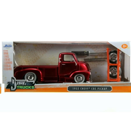 Just Trucks 1:24 Diecast W12 1952 Chevy COE Pick-Up, Candy Red