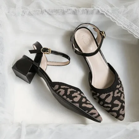 Women‘s Pointed Toe Knit Sandals Ankle Strap Chunky Heel Closed Toe High Heels Women‘s Fashion Pumps
Women‘s Pointed Toe Knit Sandals Ankle Strap Chunky Heel Closed Toe High Heels Women‘s Fashion Pumps