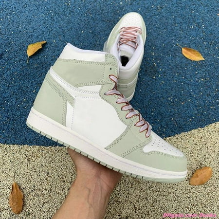 Jumpman 1 1s Retro High Basketball Shoes Starfish Chicago Lost and Found Patent Bred Bio Hack Bleached Coral Light Smoke Neutral Grey Banned Tan Gum Black Toe Sneakers
Jumpman 1 1s Retro High Basketball Shoes Starfish Chicago Lost and Found Patent Bred Bio Hack Bleached Coral Light Smoke Neutral Grey Banned Tan Gum Black Toe Sneakers