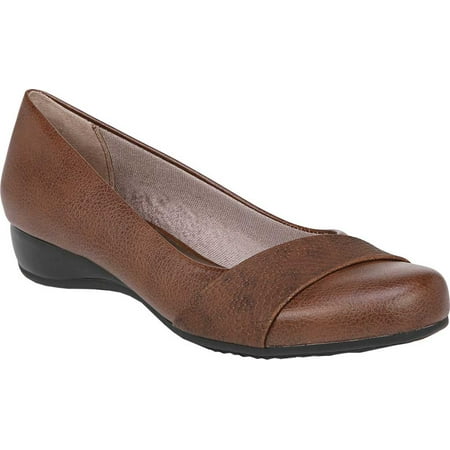 Women s Life Stride Dylan Ballet Flat Dark Tan PU 6.5 M