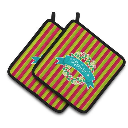 Caroline s Treasures Christmas Wreath Believe Pair of Pot Holders