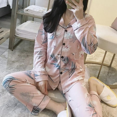 Fashion Leaf Print Loose Casual Suit Home Service Button Cardigan Suit Pajamas Two-piece
Fashion Leaf Print Loose Casual Suit Home Service Button Cardigan Suit Pajamas Two-piece
