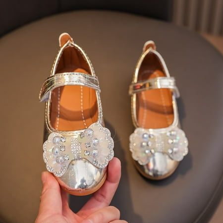 WZJuhiie Girls Sandals Fashionable New Pattern Bow Decoration Cute and Comfortable Flat Bottom Hook Loop Princess Shoes
WZJuhiie Girls Sandals Fashionable New Pattern Bow Decoration Cute and Comfortable Flat Bottom Hook Loop Princess Shoes