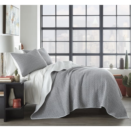 City Scene Leaves Black Quilt Set, Full/Queen