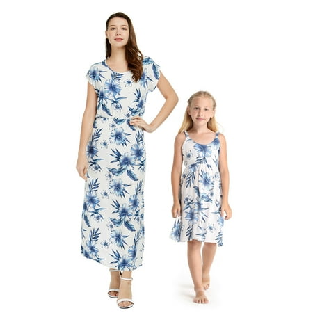 Matching Hawaiian Luau Mother Daughter Cap Sleeve Maxi and Elastic Dress in Simply Blue Leaves
Matching Hawaiian Luau Mother Daughter Cap Sleeve Maxi and Elastic Dress in Simply Blue Leaves