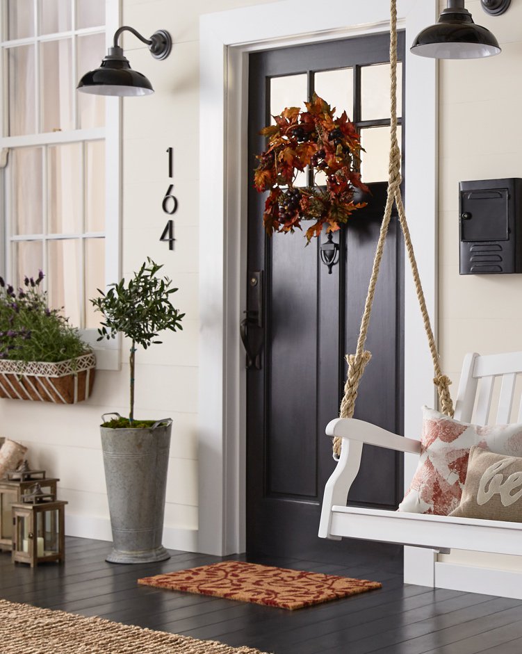 How to decorate an autumn porch