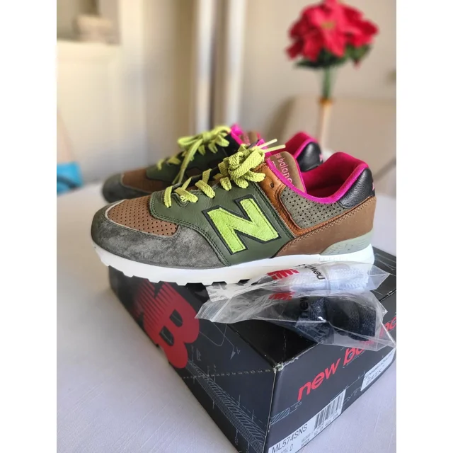 Size 10.5 - New Balance Sneakersnstuff x 574 Erik VNDS