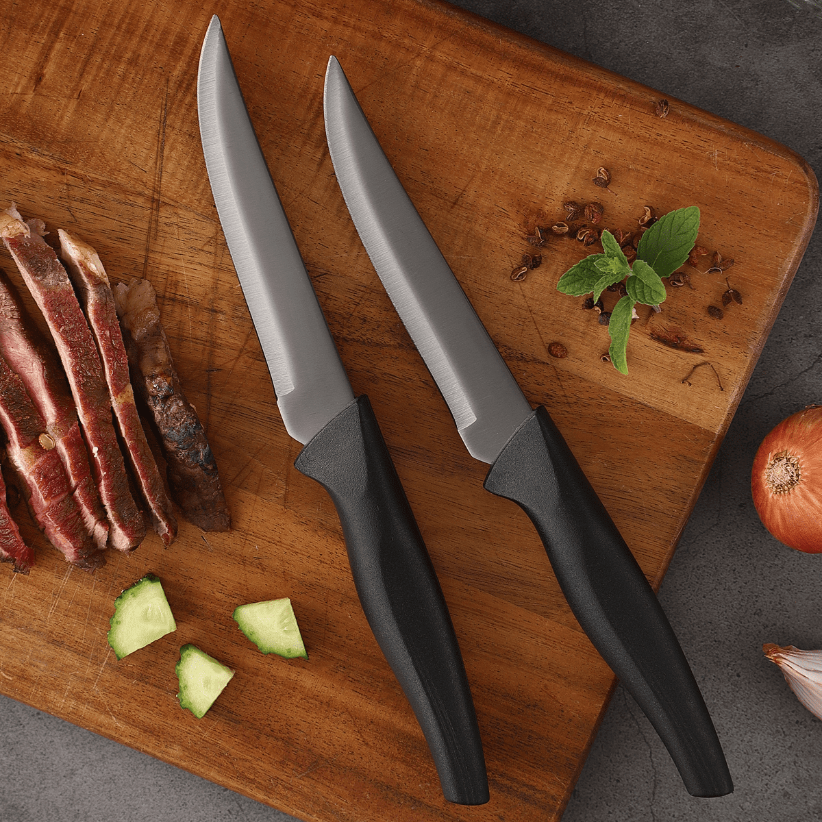 Non Serrated Steak Knives Set, Steak Knife Set Dishwasher Safe, Sharp Steak Knives Set for Kitchen with Ergonomic Handles 8PCS Black
