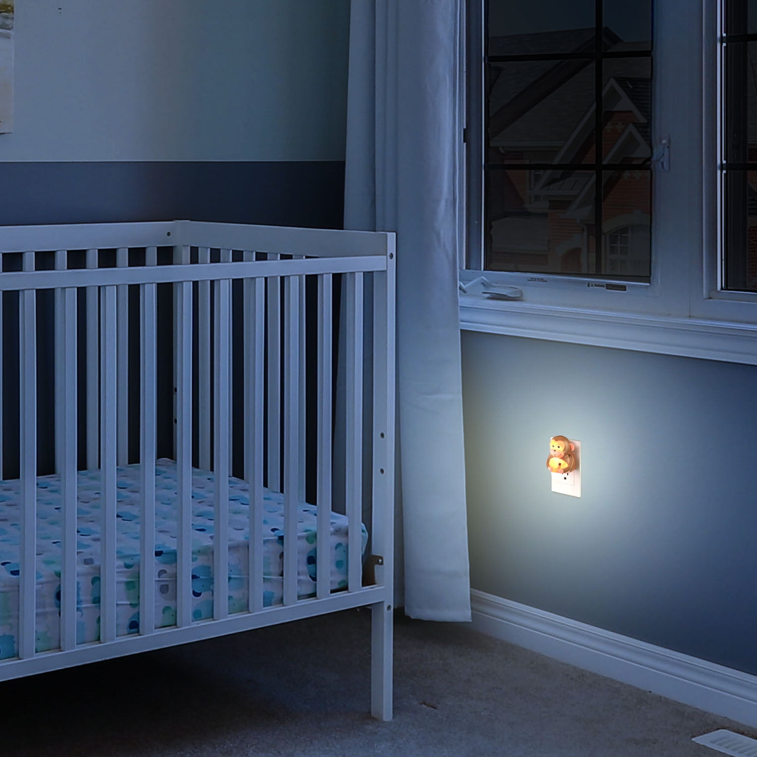 Globe Electric LED Monkey Automatic Dusk to Dawn Plug-in Kids Night Light, 3.25" H x 3.05" W