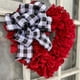 thumbnail image 3 of Corona en forma de corazon BLESIY Decoración del Día de San Valentín 15.7'', 3 of 8