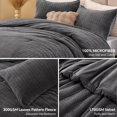 thumbnail image 3 of Juego de edredón ChixPace Fluffy Queen con 2 fundas de almohada, color gris, 3 of 8