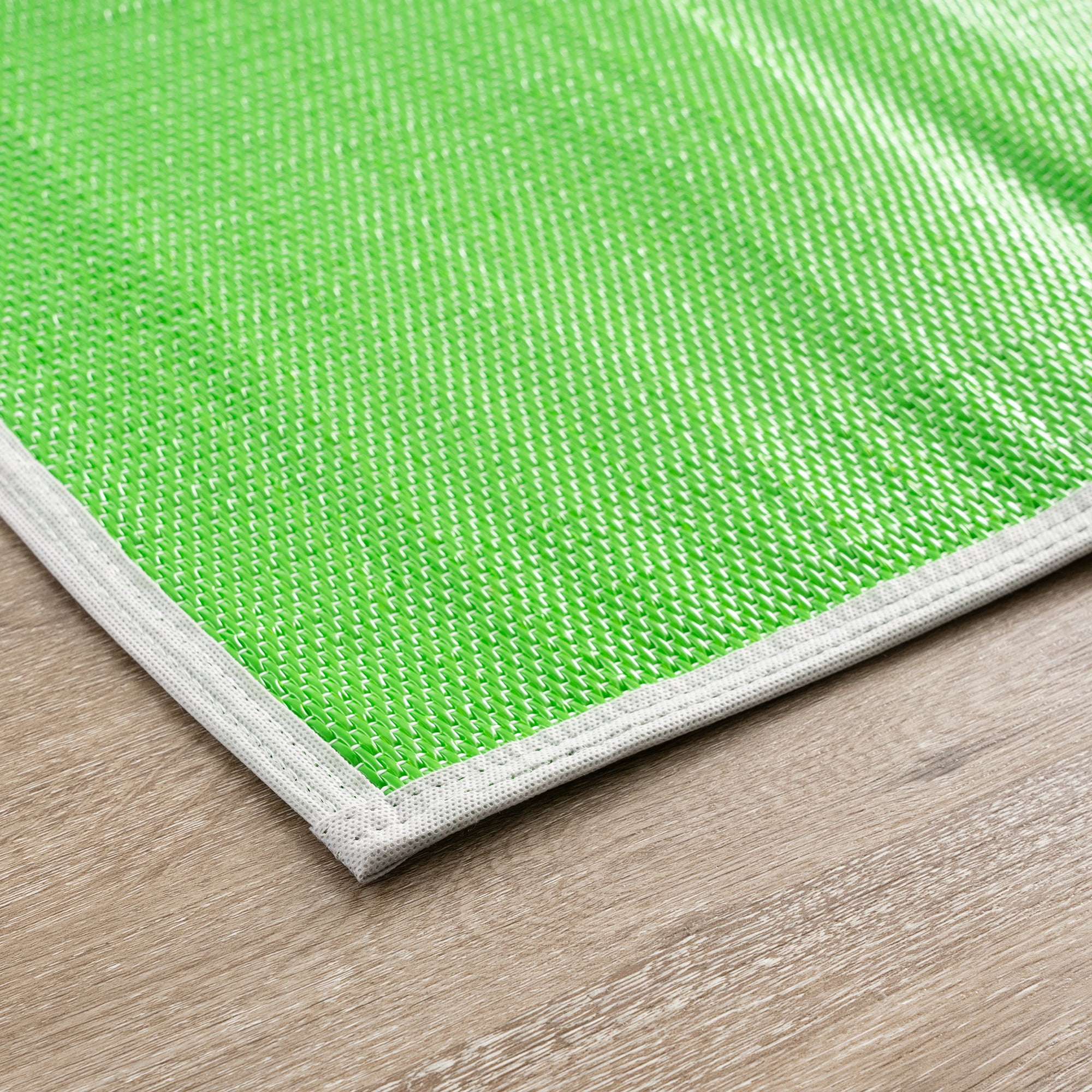 Luna Contemporary Solid Green Polypropylene Reversible Plastic Straw Outdoor Area Rug, 9'x12' Rectangle