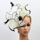 thumbnail image 2 of Diadema de Pelo Floral de Cabello con Plumas Artificiales Estilo Vintaje Joyas para Mujer Señora Beige Soledad Diadema de mujer fascinante, 2 of 9