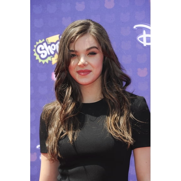 Hailee Steinfeld At Arrivals For 2016 Radio Disney Music Awards, Microsoft Theater, Los Angeles, Ca April 30, 2016. Photo By Elizabeth GoodenoughEverett Collection Celebrity (8 x 10)
