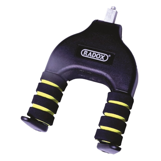 soporte de pared para guitarra Radox negro, vista frontal centrada de colgador en U con logo Radox, brazos con espuma acolchada negra y franjas amarillas y eje metálico superior para montaje en pared; también suele usarse para colgar bajos o guitarras eléctricas compactas durante almacenamiento temporal.